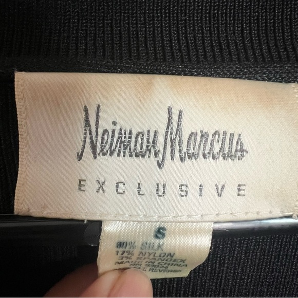 Neiman Marcus black long sleeve top Women’s size small - Picture 6 of 7